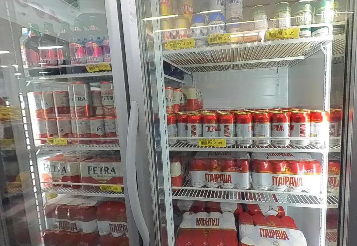 Geladeira de bebidas do Nosso Vizinho