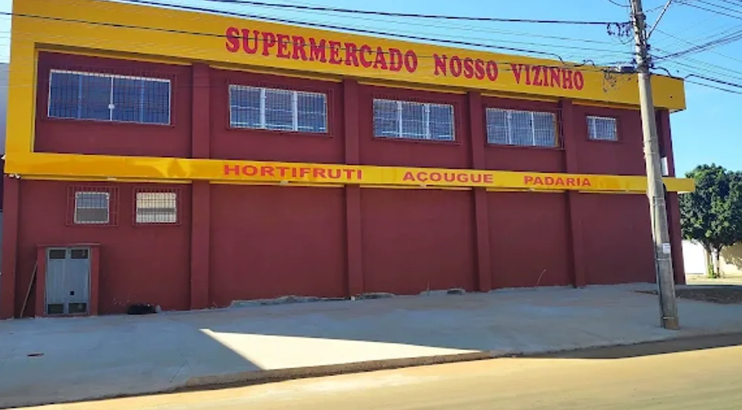 Fachada do Supermercado Nosso Vizinho